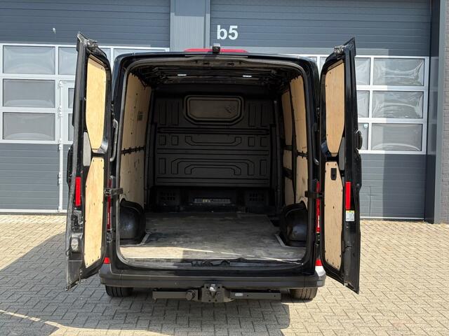 Volkswagen CRAFTER 2.0 TDI 140PK L3H2 / Automaat / Cruise / Carplay / Navi / Bluetooth / Trekhaak / Leder
