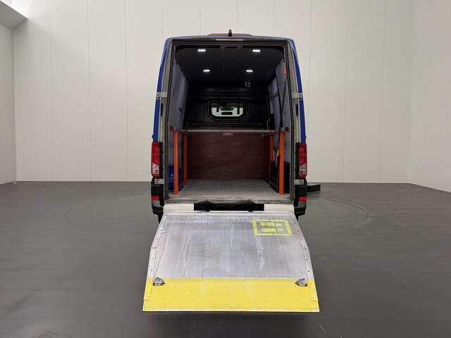 Volkswagen CRAFTER 2.0TDI L3H3 | Laadklep | Laadlift | Camera | Airco | Cruise
