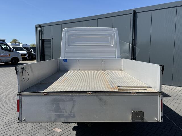 Volkswagen CRAFTER 2.0 TDI 102 PK / PICK UP / 1e EIG. / TREKHAAK / AIRCO / OPEN LAADBAK / 2.500 KG AHG / 3-ZITS / APPLE CARPLAY