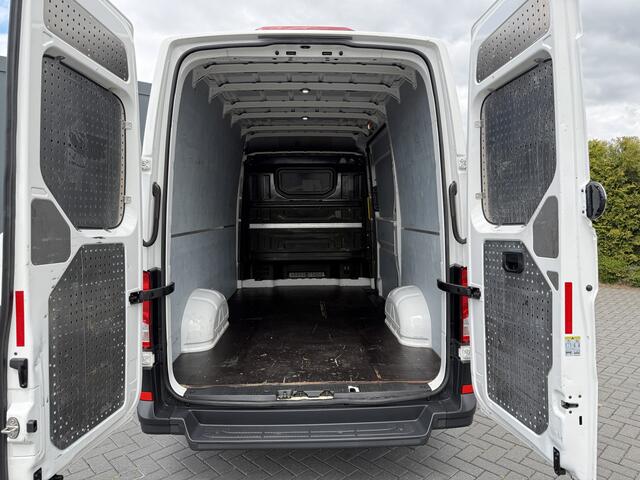 Volkswagen CRAFTER 2.0 TDI 141 PK / L3H3 / 1e EIGENAAR / ZEER NETJES !! / AIRCO / CRUISE / ERGO GEVEERDE STOEL