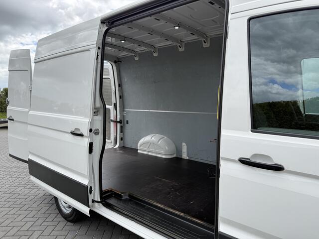 Volkswagen CRAFTER 2.0 TDI 141 PK / L3H3 / 1e EIGENAAR / ZEER NETJES !! / AIRCO / CRUISE / ERGO GEVEERDE STOEL
