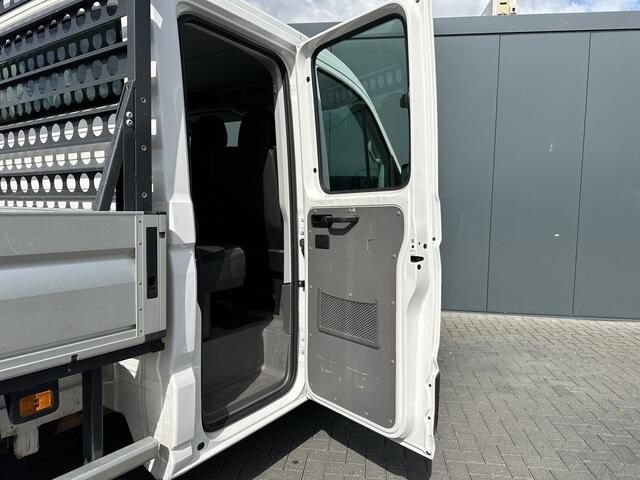 Volkswagen CRAFTER 35 2.0 TDI 141 PK / 1e EIG. / PICK UP / DUBBELE CABINE / 3 TONS TREKHAAK / 7 PERSOONS / AIRCO / CRUISE