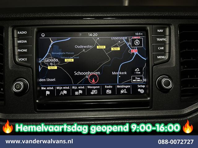 Volkswagen CRAFTER 2.0 TDI 141pk Automaat L3H3 L2H2 Euro6 Airco | Camera | Navigatie | 3000kg Trekhaak | Imperiaal | Apple Carplay Chauffeursstoel, Cruisecontrol, Android Auto, Parkeersensoren