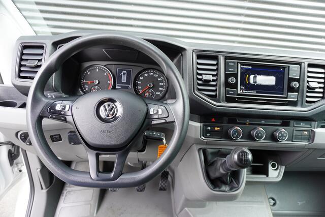Volkswagen CRAFTER 140pk L4H3 360°Camera Trekhaak Apple Carplay Werkplaats inrichting Airco Iperiaal + Trap Cruise control