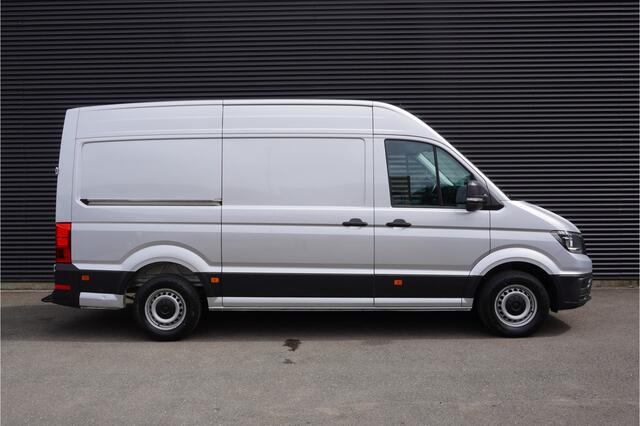 Volkswagen CRAFTER 180pk Automaat L3H3/L2H2 2x Schuifdeur Trekhaak Apple Carplay ACC Cruise control Camera Parkeersensoren