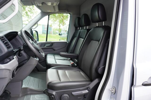 Volkswagen CRAFTER 180pk Automaat L3H3/L2H2 2x Schuifdeur Trekhaak Apple Carplay ACC Cruise control Camera Parkeersensoren