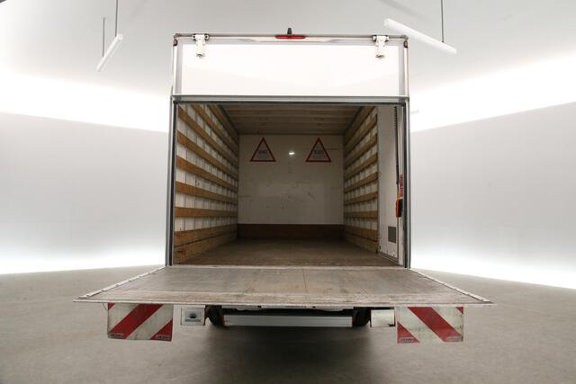 Volkswagen CRAFTER 2.0 TDI 141PK | Bakwagen | Laadklep | Zijdeur | Airco | 3 Zits | Carplay | Navi