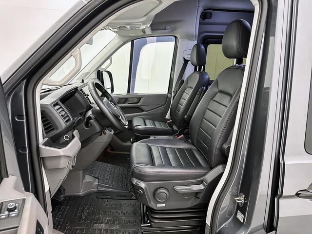 Volkswagen CRAFTER 35 2.0 TDI L4H3 DC 177pk Leder Schuifdeur L+R Dubbele cabine Led Adaptieve cruise control Standkachel Treeplanken Trekhaak Geveerde stoel