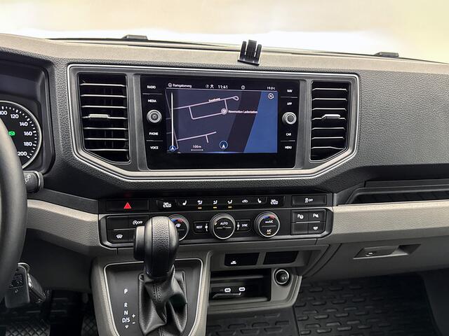 Volkswagen CRAFTER 35 2.0 TDI L4H3 DC 177pk Leder Schuifdeur L+R Dubbele cabine Led Adaptieve cruise control Standkachel Treeplanken Trekhaak Geveerde stoel