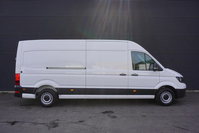 Volkswagen CRAFTER 35 140pk 2.0 TDI L4H3/ L3H2 Cruise control Camera Apple Carplay Parkeersensoren 3-zits