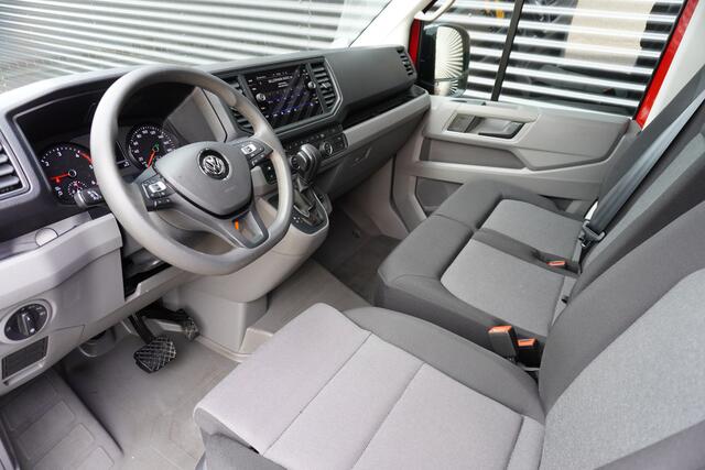 Volkswagen CRAFTER 35 180pk Automaat L3H3/L2H2Apple Carplay Camera Parkeersensoren LED kasten inrichting Stoelverwarming