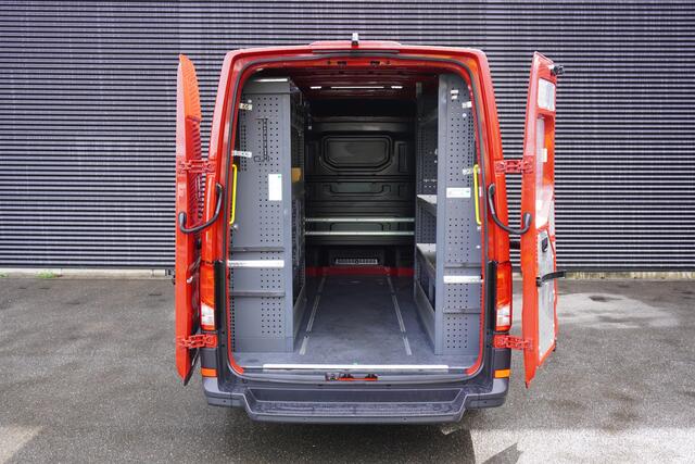 Volkswagen CRAFTER 35 180pk Automaat L3H3/L2H2Apple Carplay Camera Parkeersensoren LED kasten inrichting Stoelverwarming