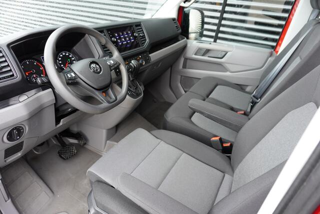 Volkswagen CRAFTER 35 180pk Automaat L3H3/L2H2Apple Carplay Camera Parkeersensoren LED kasten inrichting Stoelverwarming