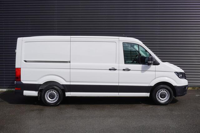 Volkswagen CRAFTER 35 140pk L3H2/L2H1 Cruise control Airco Trekhaak 3-Zits Laadruimte betimmering Bluetooth