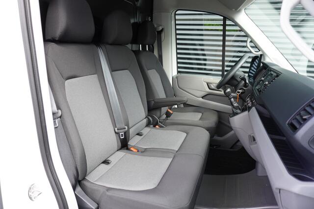 Volkswagen CRAFTER 35 140pk L3H2/L2H1 Cruise control Airco Trekhaak 3-Zits Laadruimte betimmering Bluetooth