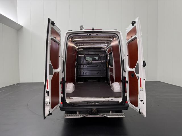 Volkswagen CRAFTER 2.0TDI 177PK Automaat L3H3 4Motion 4x4 | Navigatie | Camera | Airco | Cruise | Trekhaak 3000Kg