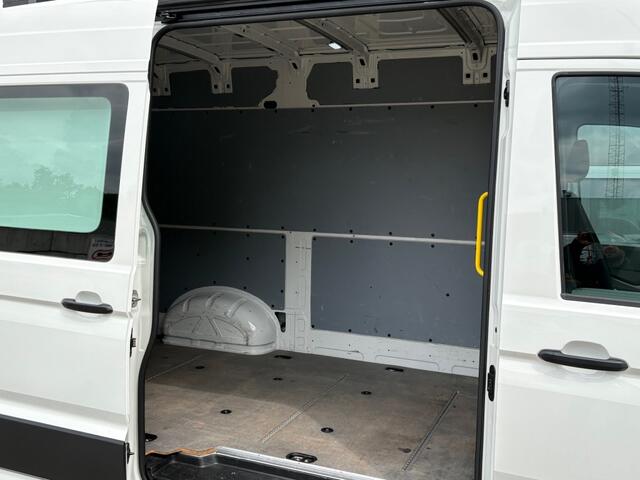 Volkswagen CRAFTER 2.0 TDI 3000KG AHW 177PK L3H2 Camera / Cruise / Trekhaak / PDC / Carplay / Airco / Bluetooth