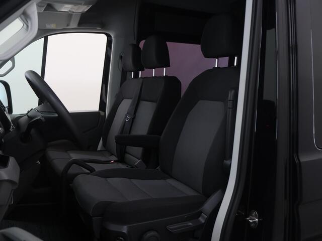 Volkswagen CRAFTER 2.0 TDI | AUT. | L4 H3 | DUBBEL CABINE | LAADKLEP | 177 PK | ADAPTIEVE CRUISE CONTROL | 7-ZITS DC | LED | CARPLAY | ANDROID AUTO | ACHTERUITRIJCAMERA | PARKEERSENSOREN | STUURWIEL VERWARMING | METALLIC LAK