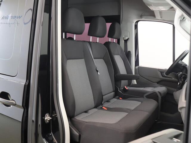 Volkswagen CRAFTER 2.0 TDI | AUT. | L4 H3 | DUBBEL CABINE | LAADKLEP | 177 PK | ADAPTIEVE CRUISE CONTROL | 7-ZITS DC | LED | CARPLAY | ANDROID AUTO | ACHTERUITRIJCAMERA | PARKEERSENSOREN | STUURWIEL VERWARMING | METALLIC LAK