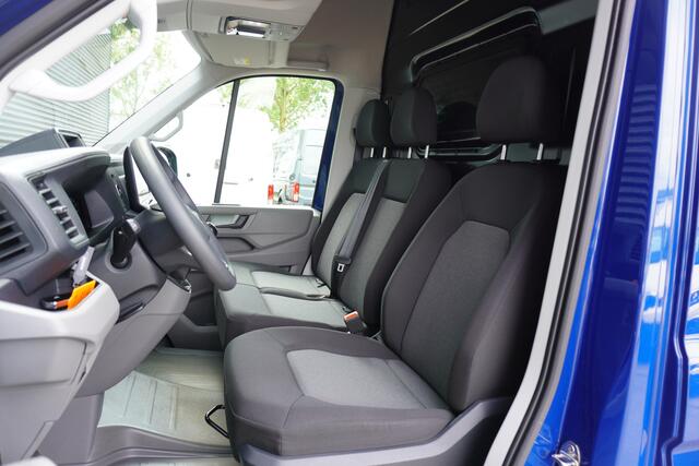 Volkswagen CRAFTER 140pk L4H3/L3H2 Facelift Apple Carplay Digitaal Dashboard Camera 3-Zits Parkeersensoren Laadruimte betimmering