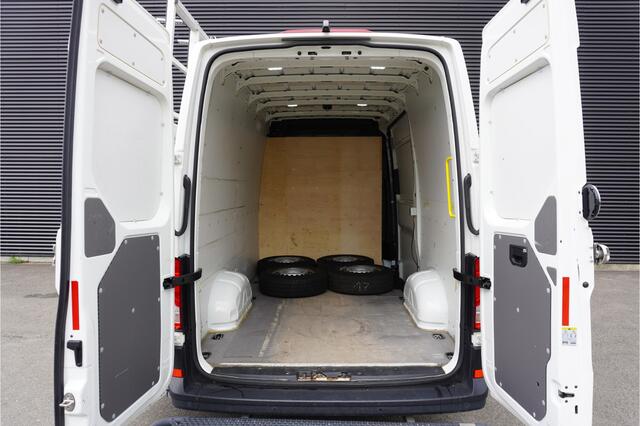 Volkswagen CRAFTER 177pk L3H3/L2H2 Glasresteel Camera Parkeersensoren Airco Glaswagen 3-Zits