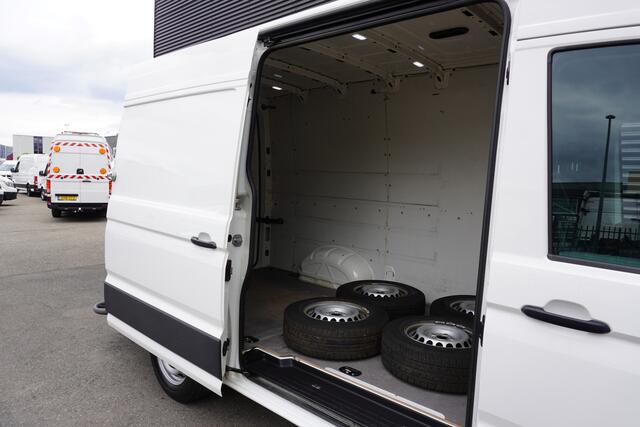 Volkswagen CRAFTER 177pk L3H3/L2H2 Glasresteel Camera Parkeersensoren Airco Glaswagen 3-Zits