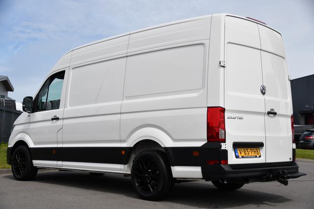 Volkswagen CRAFTER 35 2.0 TDI L3H3 PB Edition Cruise, Carplay, Sensoren, geveerde stoel, Trekhaak, 140pk, Automaat, Multimedia, Uniek!