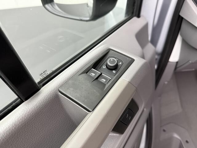 Volkswagen CRAFTER 2.0TDi 177PK Automaat L3H3 Exclusive | Navigatie | Camera | Imperiaal | Trekhaak | Airco | Cruise | 3-Zits