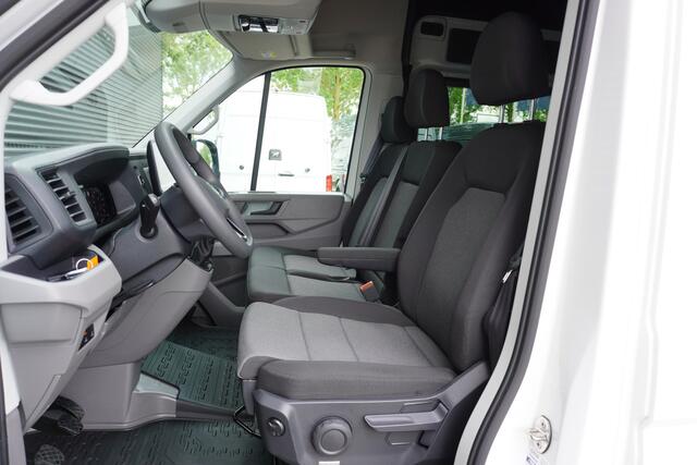 Volkswagen CRAFTER 180pk L4H3/L3H2 Facelift Dubbele cabine Trekhaak Digitaal Dashboard LED Airco Camera Parkeersensoren 7 persoons
