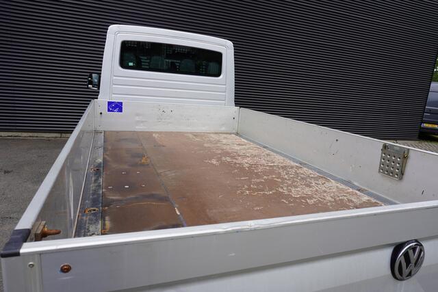 Volkswagen CRAFTER 180pk Automaat Dubbellucht Open laadbak LED Trekhaak Dubbele cabine Cruise control Navigatie