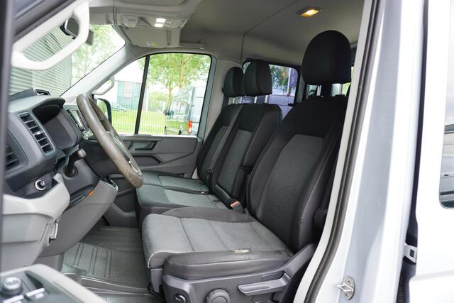 Volkswagen CRAFTER 180pk Automaat Dubbellucht Open laadbak LED Trekhaak Dubbele cabine Cruise control Navigatie