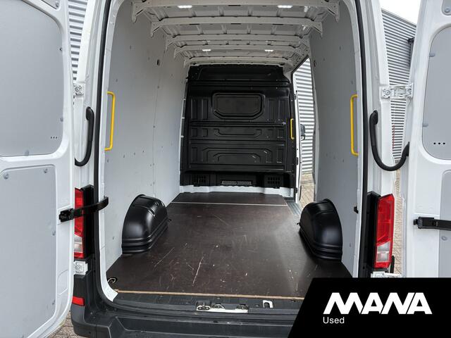 Volkswagen CRAFTER 35 2.0 TDI L3H3 Automaat Cruise Airco Sensoren