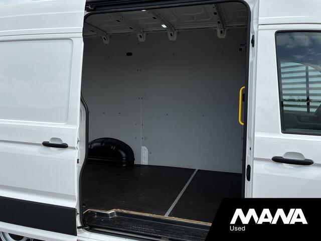 Volkswagen CRAFTER 35 2.0 TDI L3H3 Automaat Cruise Airco Sensoren