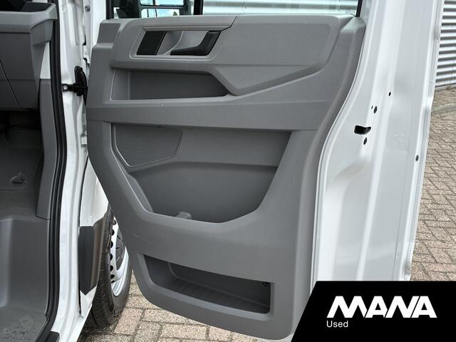 Volkswagen CRAFTER 35 2.0 TDI L3H3 Automaat Cruise Airco Sensoren