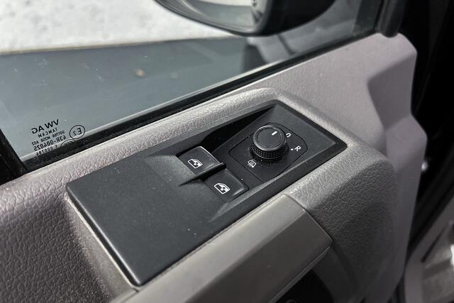 Volkswagen CRAFTER 35 2.0 TDI L3H3 Highline | Trekhaak | LED koplampen | Adaptieve cruise control