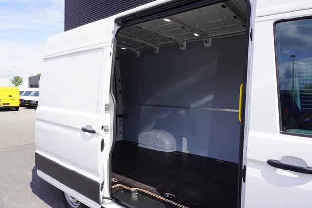 Volkswagen CRAFTER 140pk Camera Parkeersensoren Apple Carplay Airco Trekhaak Cruise control