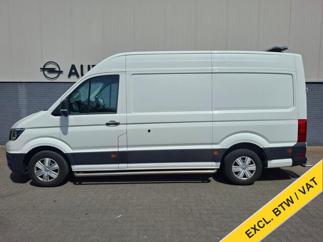 Volkswagen CRAFTER 35 2.0TDI L3H3 3-Persoons Camera Navi Cruise Control Voorruitverwarming Pdc DAB+ Bluetooth Airco Highline Betonplex vloer Wandbetimmering Schuifdeur Regen-Lichtsensor 2.500KG Trekgewicht Origineel Nederlandse Auto