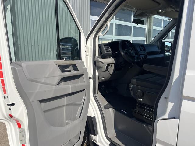 Volkswagen CRAFTER 35 2.0 TDI L3H3/L2H2 Werkplaatsinrichting Kastinrichting Servicewagen Omvormer Standkachel Airco Cruise controle Tekhaak 3000kg Camera Telefoonverbinding 1e eigenaar Dealer onderhouden Euro 6 Ex overheid