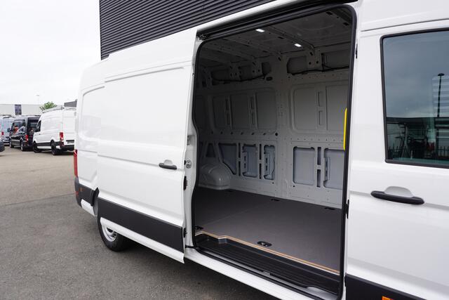 Volkswagen CRAFTER Facelift 180pk Automaat L4H3/L3H2 LED Digitaal Dashboard Apple Carplay Camera Parkeersensoren 3-Zits Massage stoel
