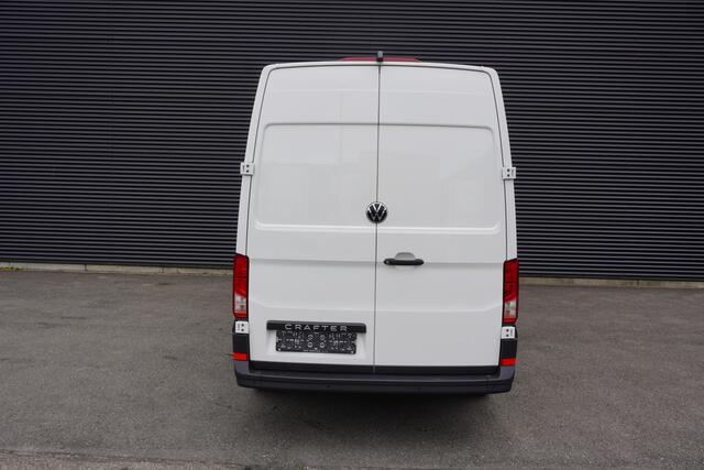 Volkswagen CRAFTER Facelift 180pk Automaat L4H3/L3H2 LED Digitaal Dashboard Apple Carplay Camera Parkeersensoren 3-Zits Massage stoel