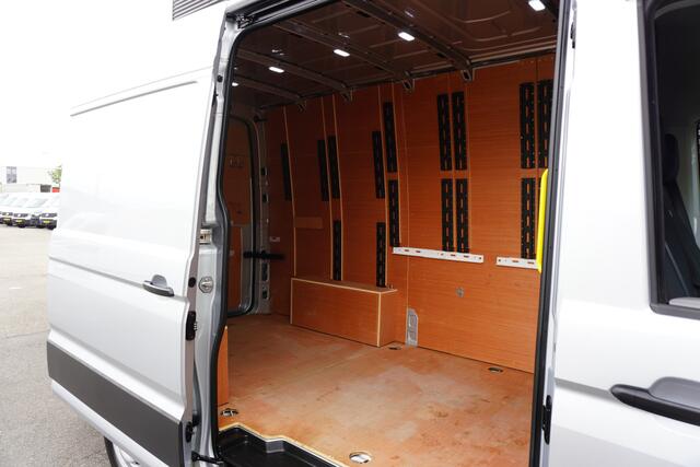 Volkswagen CRAFTER 35 180pk Automaat L3H3/L2H2 LED Navigatie Camera Apple Carplay Cruise control Parkeersensoren