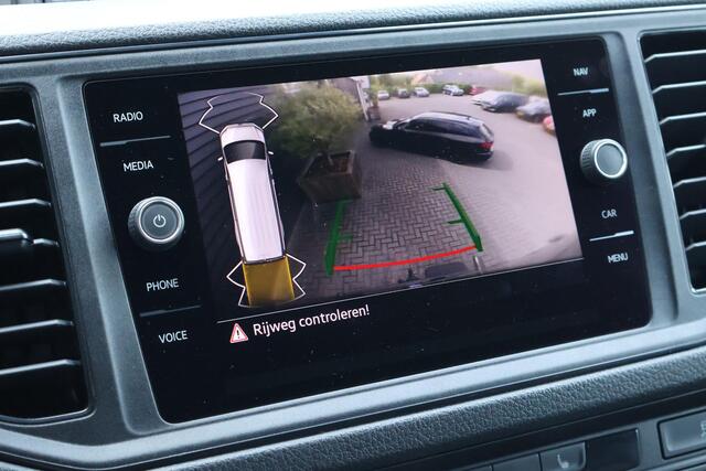 Volkswagen CRAFTER 35 2.0 TDI 177pk DSG L3H3 Trekhaak Camera LED Stoelverwarming Navigatie