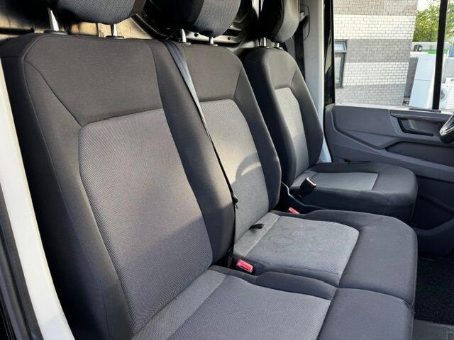 Volkswagen CRAFTER 35 2.0 TDI 140pk L4 H3 Trendline Automaat Euro 6 157.000km Airco,Navigatie,3 zits