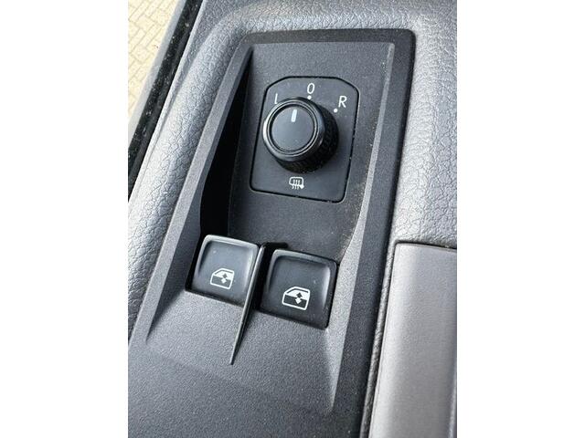 Volkswagen CRAFTER 35 2.0 TDI 140pk L4 H3 Trendline Automaat Euro 6 157.000km Airco,Navigatie,3 zits