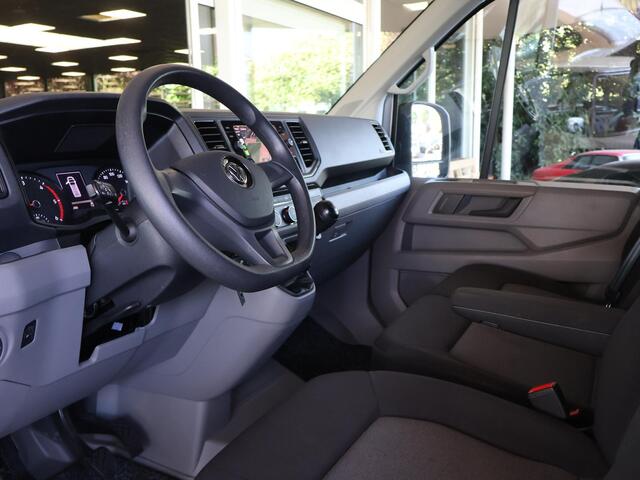 Volkswagen CRAFTER 35 2.0 TDI 140 PK L3H3 TWO-TONE + 3000 KG TREKHAAK | APPLE CARPLAY | CRUISE | SIDEBARS | NAVIGATIE