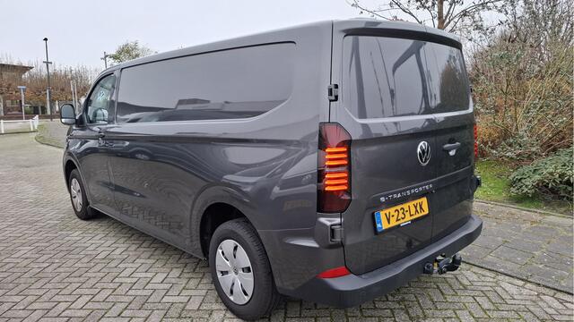 Volkswagen E-Transporter 34 L2H1 Life 64 kWh 218 pk - Trekhaak / Navi by APP