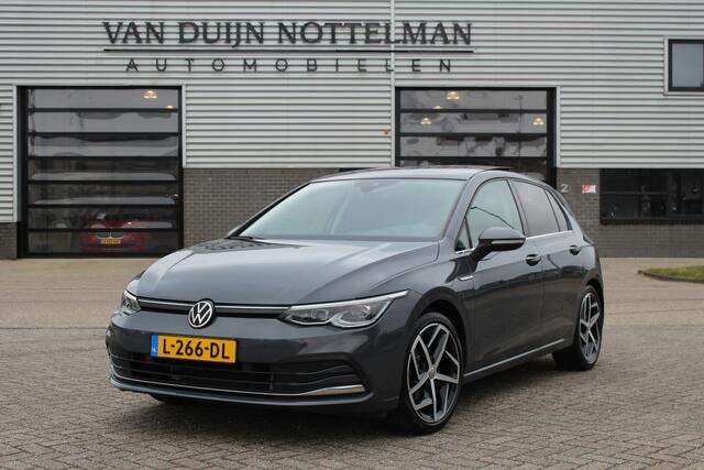 Volkswagen GOLF 1.5 eTSI Style / Carplay / Panoramadak / Stoelverwarming