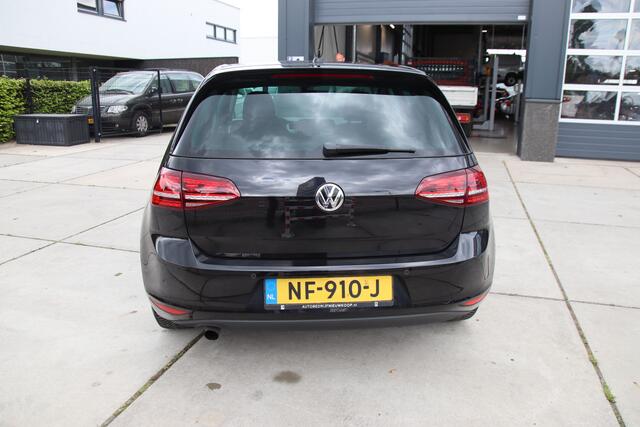 Volkswagen GOLF 1.0 TSI Connected Series Carplay, Camera, ACC, NL auto Lente aanbieding!