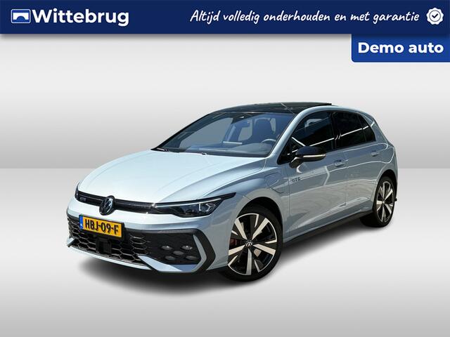 Volkswagen GOLF 1.5 eHybrid GTE / Panoramadak / IQ.Light / Dodehoeksensoren / Black Style / 18'' LMV