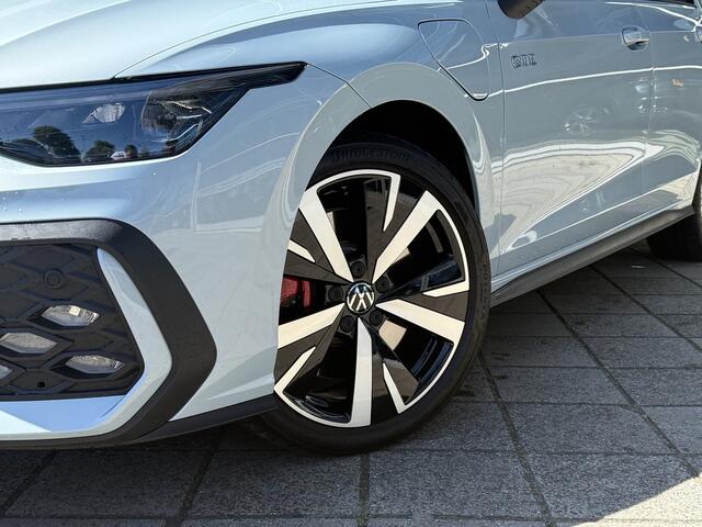 Volkswagen GOLF 1.5 eHybrid GTE / Panoramadak / IQ.Light / Dodehoeksensoren / Black Style / 18'' LMV